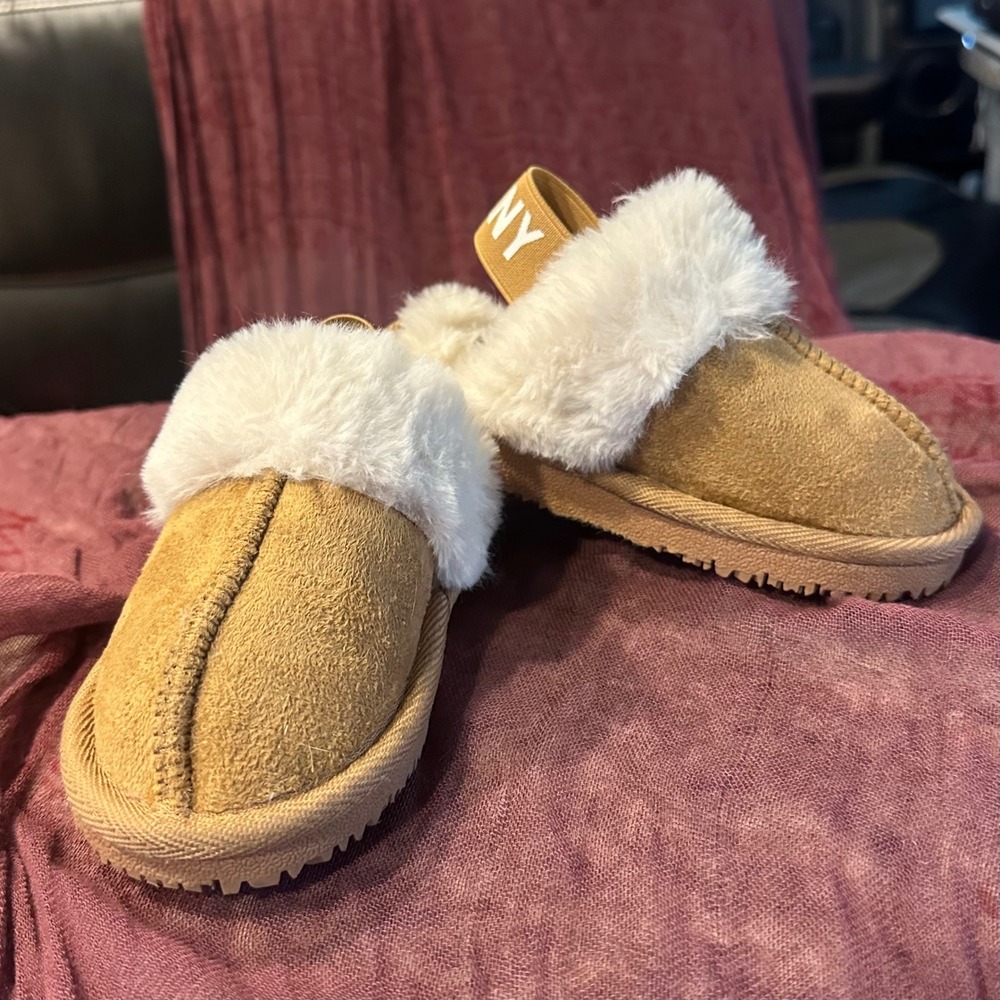 Nicole Miller New York Kids Chestnut Faux Suede Slingback‎ Slippers NMNY Tan 7